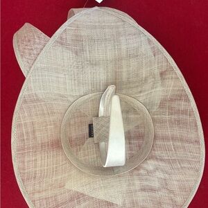 Gray Wide-Brimmed Woven Hat